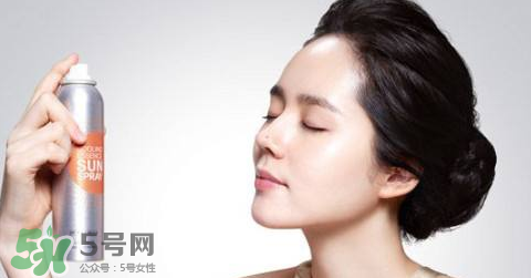 防曬噴霧能帶上飛機嗎？防曬和隔離哪個先用？