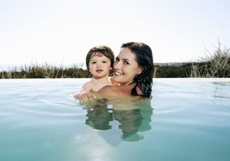 水中分娩時(shí)難產(chǎn)怎么辦？水中分娩和無痛分娩哪個(gè)好？