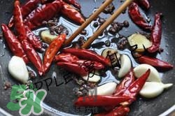 香辣蟹怎么做最好吃？香辣蟹怎么處理螃蟹？