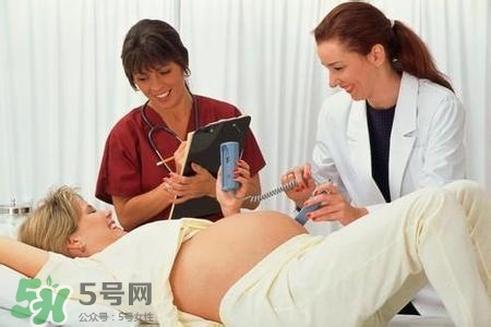 水中分娩時難產(chǎn)怎么辦？水中分娩和無痛分娩哪個好？