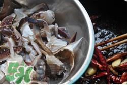 香辣蟹怎么做最好吃？香辣蟹怎么處理螃蟹？