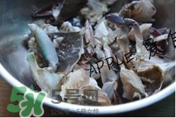 香辣蟹怎么做最好吃？香辣蟹怎么處理螃蟹？