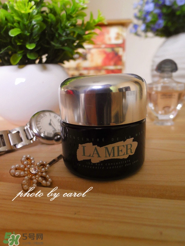 海藍(lán)之謎眼霜白瓶和綠瓶有什么區(qū)別 海藍(lán)之謎眼霜白瓶和綠瓶有什么區(qū)別