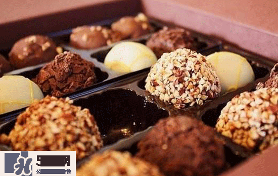 助產(chǎn)食物有哪些？孕婦生孩子時(shí)吃點(diǎn)什么？