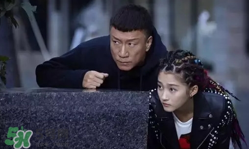 臟辮發(fā)型怎么拆？臟辮是真頭發(fā)還是假頭發(fā)弄的