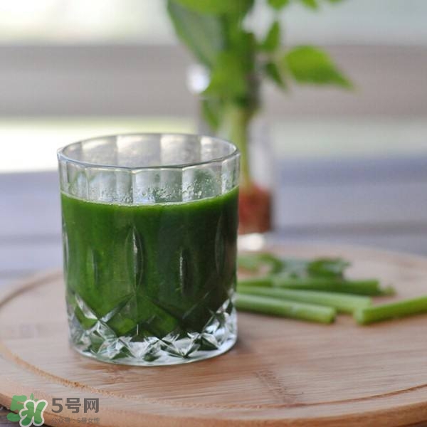 芹菜汁最適合什么人喝？芹菜汁哪些人不能喝？