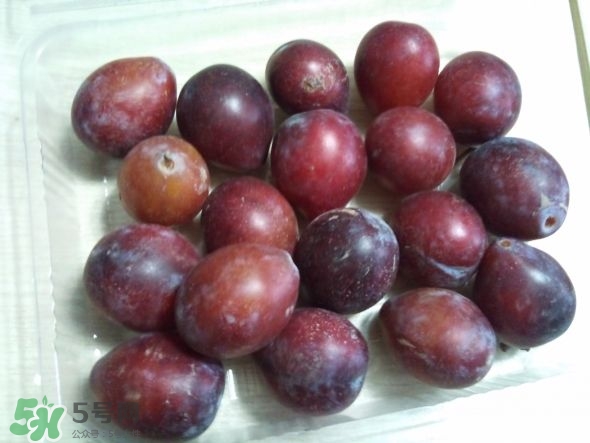 西梅核仁有毒嗎？西梅核咽下去了怎么辦？