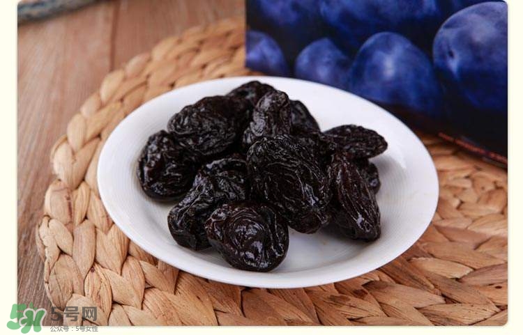 西梅核仁有毒嗎？西梅核咽下去了怎么辦？