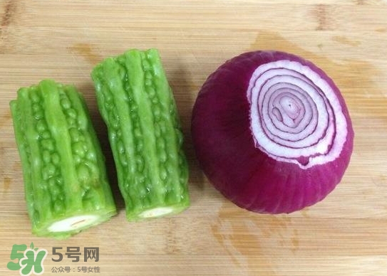 洋蔥汁能黑發(fā)嗎？洋蔥汁擦頭發(fā)能生發(fā)嗎？