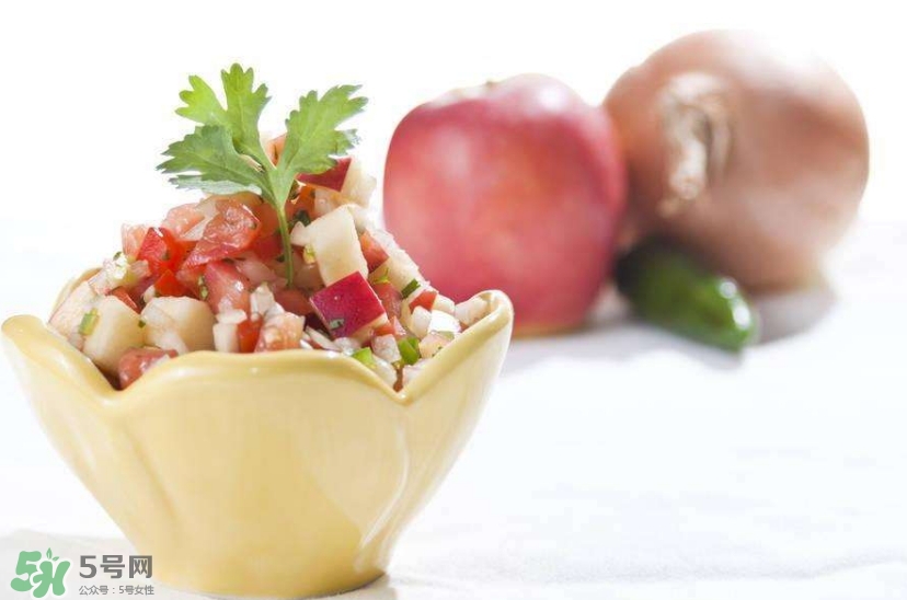 洋蔥榨汁能每天喝嗎？洋蔥汁能治什么??？