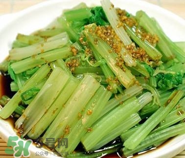 芹菜和什么榨汁好喝？芹菜榨汁需要煮熟嗎？