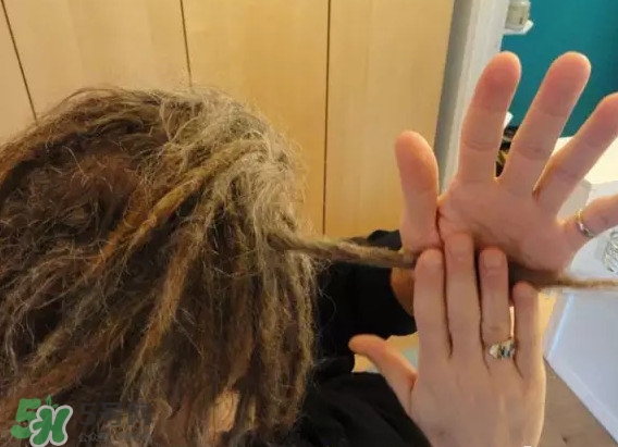 臟辮是什么意思？臟辮是怎么弄的