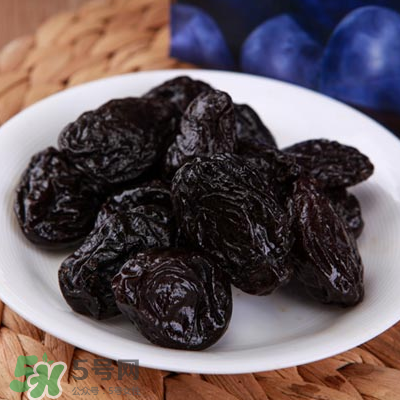 西梅干真的能解決便秘嗎？西梅干怎么吃治便秘？