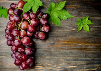 西梅可以和葡萄一起吃嗎？西梅的食用功效有哪些？