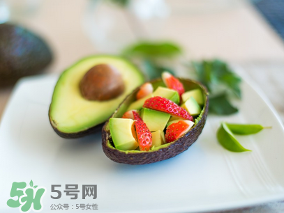 牛油果生的能吃嗎？牛油果怎么催熟快？