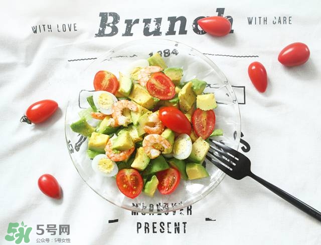 牛油果沙拉怎么做？牛油果沙拉用什么醬？