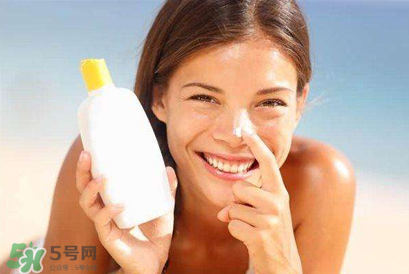 痘痘肌的護膚品怎么挑？正確挑選祛痘產(chǎn)品