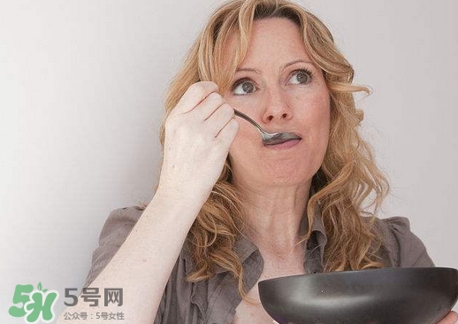 秋天身體燥熱是怎么回事_秋天身體燥熱怎么辦 秋天身體燥熱是怎么回事_秋天身體燥熱怎么辦