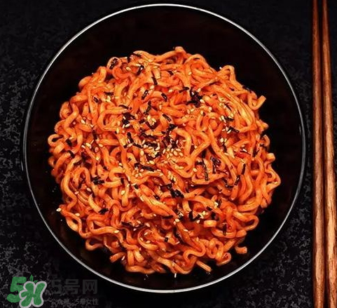 國(guó)產(chǎn)火雞面和韓國(guó)的味道一樣嗎？國(guó)產(chǎn)火雞面和韓國(guó)有什么區(qū)別？