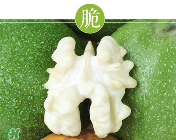 新鮮核桃外殼發(fā)霉能吃嗎？新鮮核桃長毛還能吃嗎？