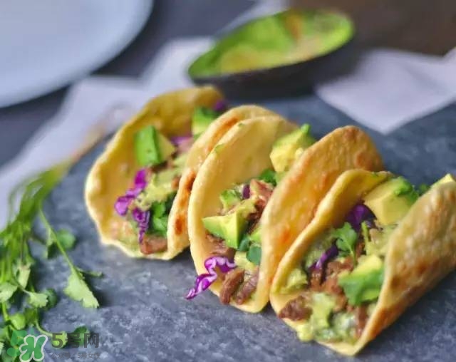 牛油果沙拉怎么做？牛油果沙拉用什么醬？