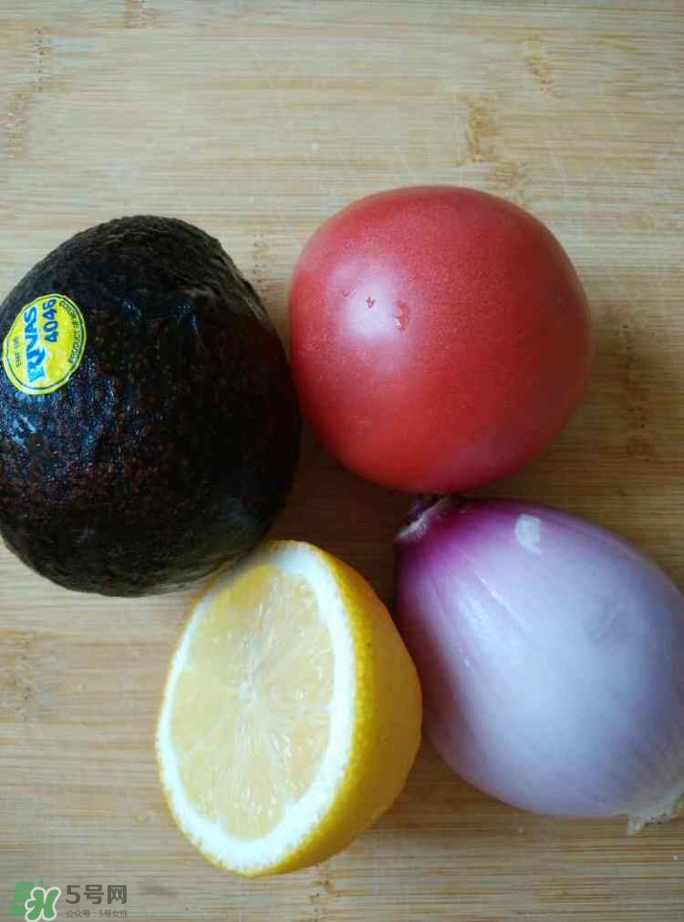 牛油果沙拉怎么做？牛油果沙拉用什么醬？