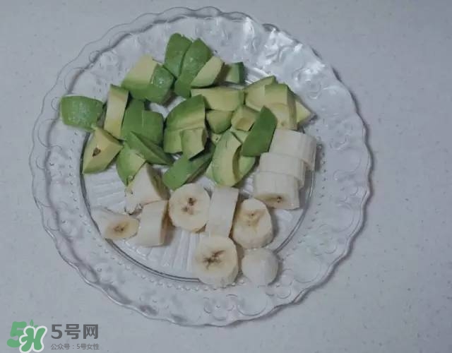 牛油果沙拉怎么做？牛油果沙拉用什么醬？