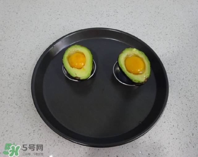 牛油果沙拉怎么做？牛油果沙拉用什么醬？