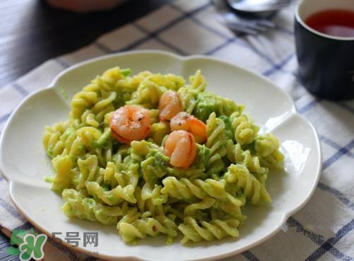 牛油果沙拉怎么做？牛油果沙拉用什么醬？