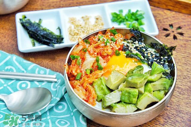 牛油果沙拉怎么做？牛油果沙拉用什么醬？