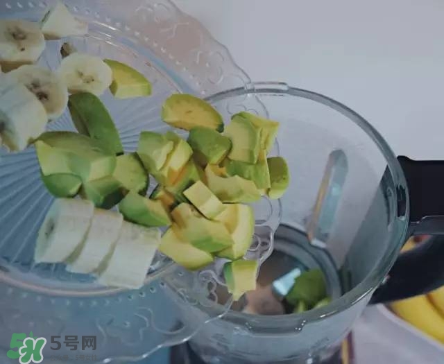 牛油果沙拉怎么做？牛油果沙拉用什么醬？