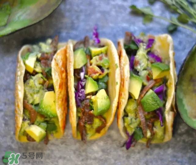 牛油果沙拉怎么做？牛油果沙拉用什么醬？