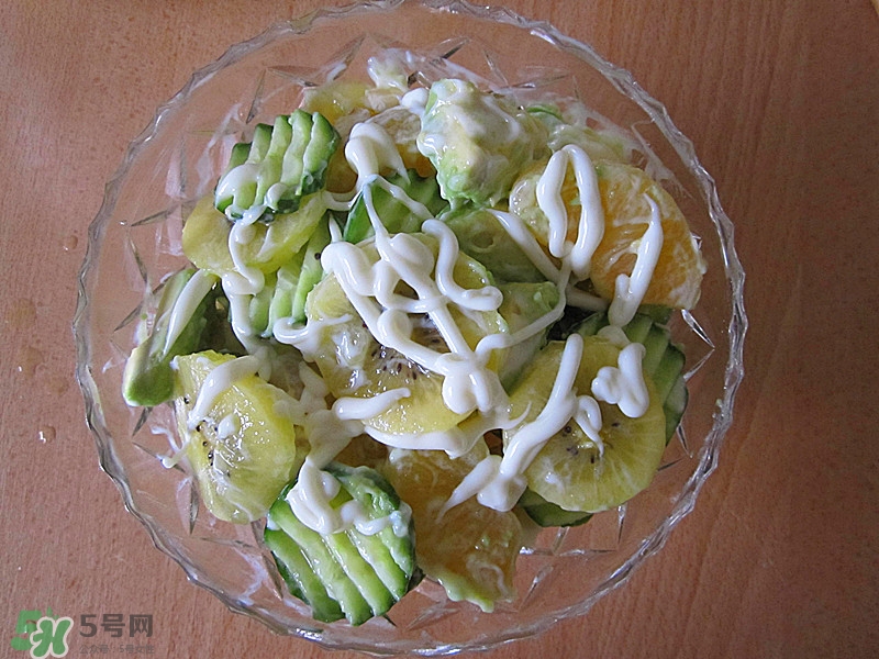 牛油果沙拉怎么做？牛油果沙拉用什么醬？