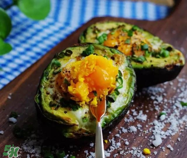 牛油果沙拉怎么做？牛油果沙拉用什么醬？