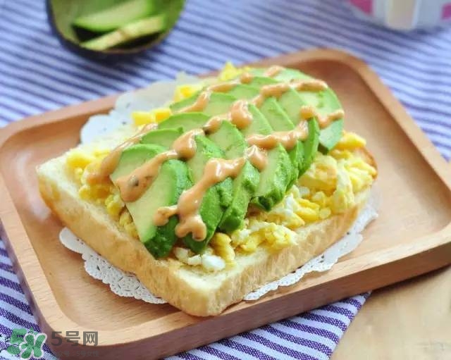 牛油果沙拉怎么做？牛油果沙拉用什么醬？