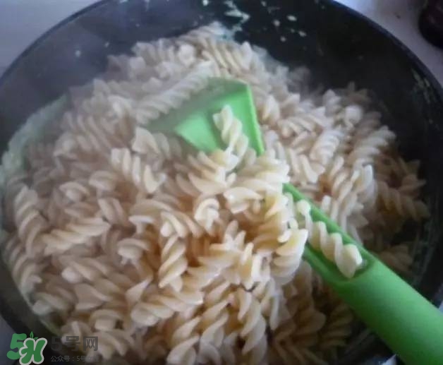 牛油果沙拉怎么做？牛油果沙拉用什么醬？