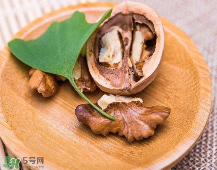 核桃粉寶寶可以吃嗎？寶寶幾個(gè)月可以吃？