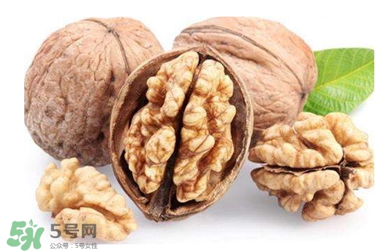 核桃什么時(shí)候吃最好？核桃一次吃多少為宜？