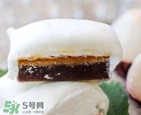 雪媚娘皮可以做冰皮月餅嗎 冰皮與雪媚娘皮的區(qū)別 雪媚娘皮可以做冰皮月餅嗎 冰皮與雪媚娘皮的區(qū)別