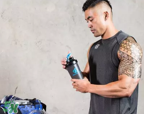 肌酸會(huì)導(dǎo)致痛風(fēng)嗎？肌酸會(huì)影響睡眠嗎？