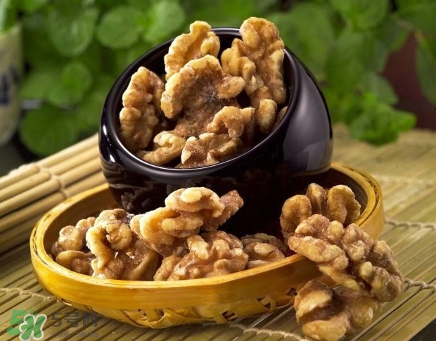 核桃磨成粉還有營養(yǎng)嗎？核桃粉和核桃哪個更好？