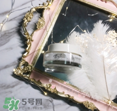 阿芙素顏霜要卸妝嗎？