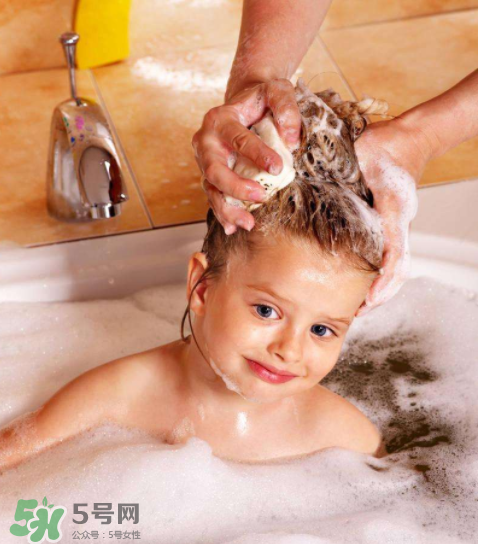 每天掉頭發(fā)正常嗎？關(guān)于護(hù)發(fā)誤區(qū)