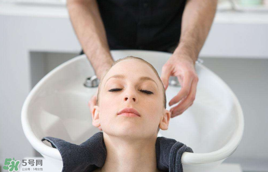 每天掉頭發(fā)正常嗎？關(guān)于護(hù)發(fā)誤區(qū)