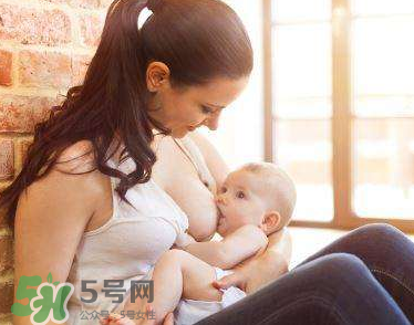 寶寶突然不吃母乳了怎么回事？寶寶不吃母乳是為什么？