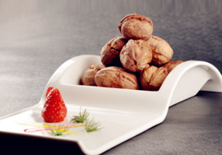 核桃可以空腹吃嗎？核桃飯前吃好還是飯后吃好？