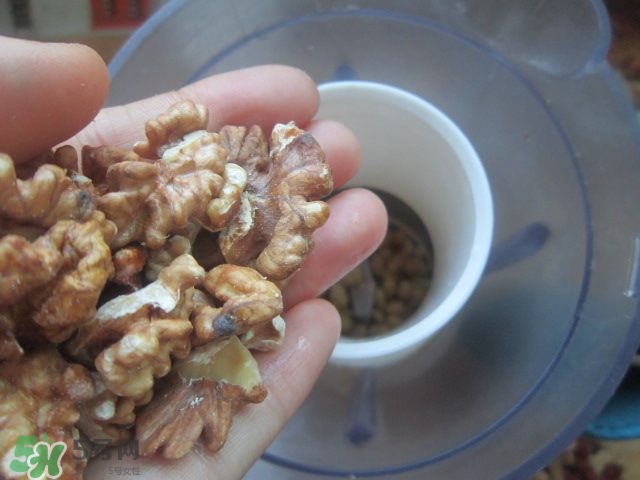 核桃可以和黃豆一起打豆?jié){嗎？核桃和什么一起打豆?jié){好？