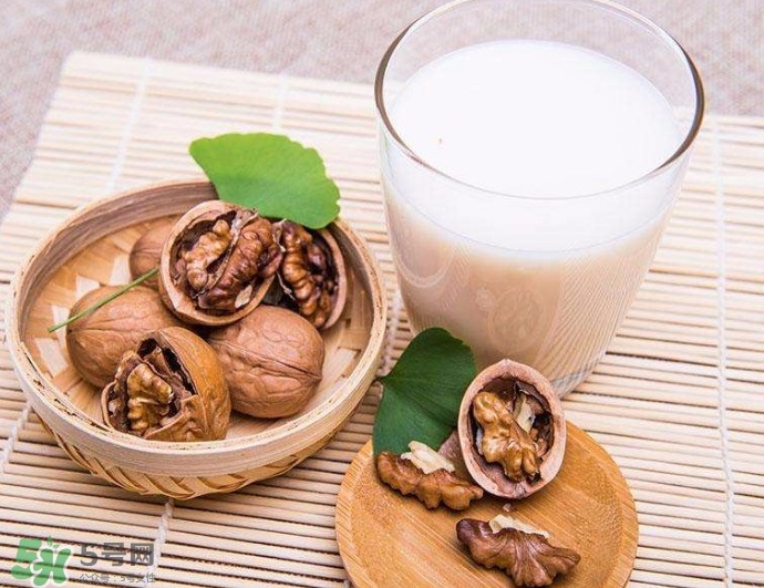 核桃粉寶寶可以吃嗎？寶寶幾個(gè)月可以吃？