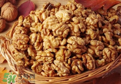 核桃磨成粉還有營養(yǎng)嗎？核桃粉和核桃哪個更好？