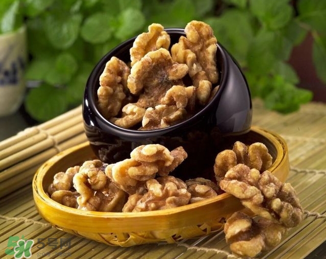 核桃什么時(shí)候吃最好？核桃一次吃多少為宜？